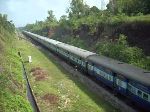 bengaluruexpressderailsnearsakaleshpur